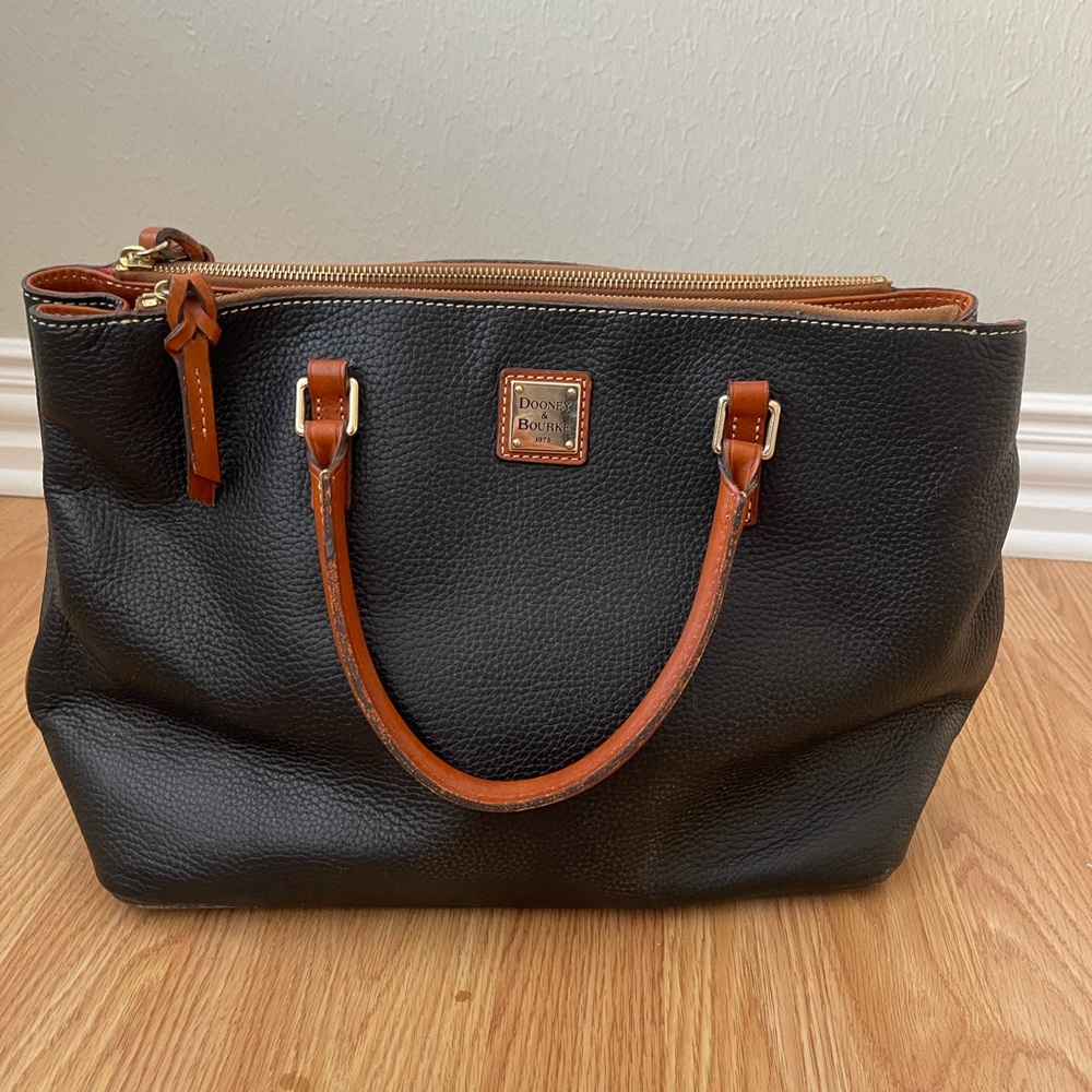 Dooney and bourke purse